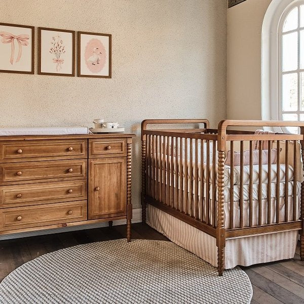 Berço Dot em Madeira Maciça com Mastros Torneados - 521