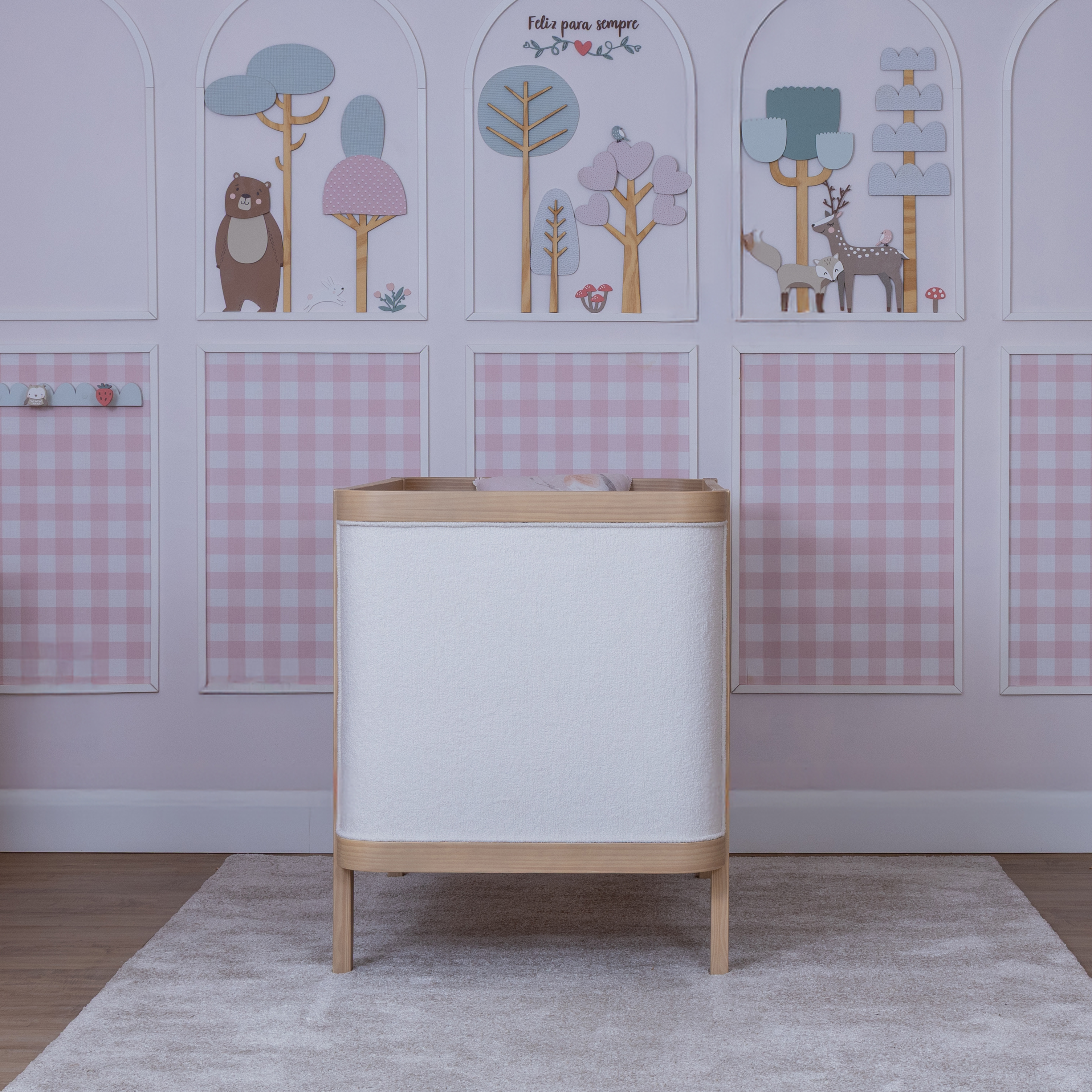 Berço de Madeira com Tecido Bouclé 2 em 1 Linha Soley