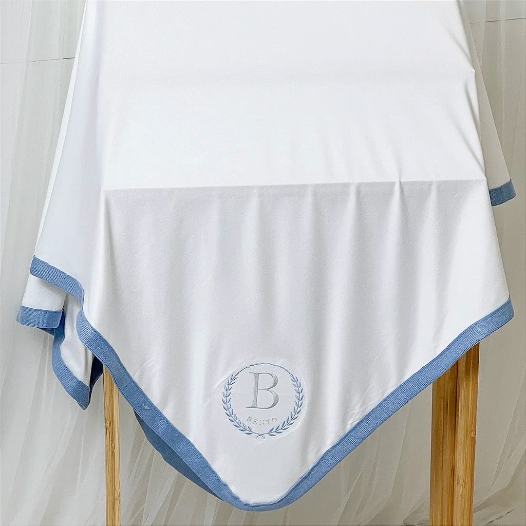 Cueiro Toque de Seda Personalizado com Nome Bordado