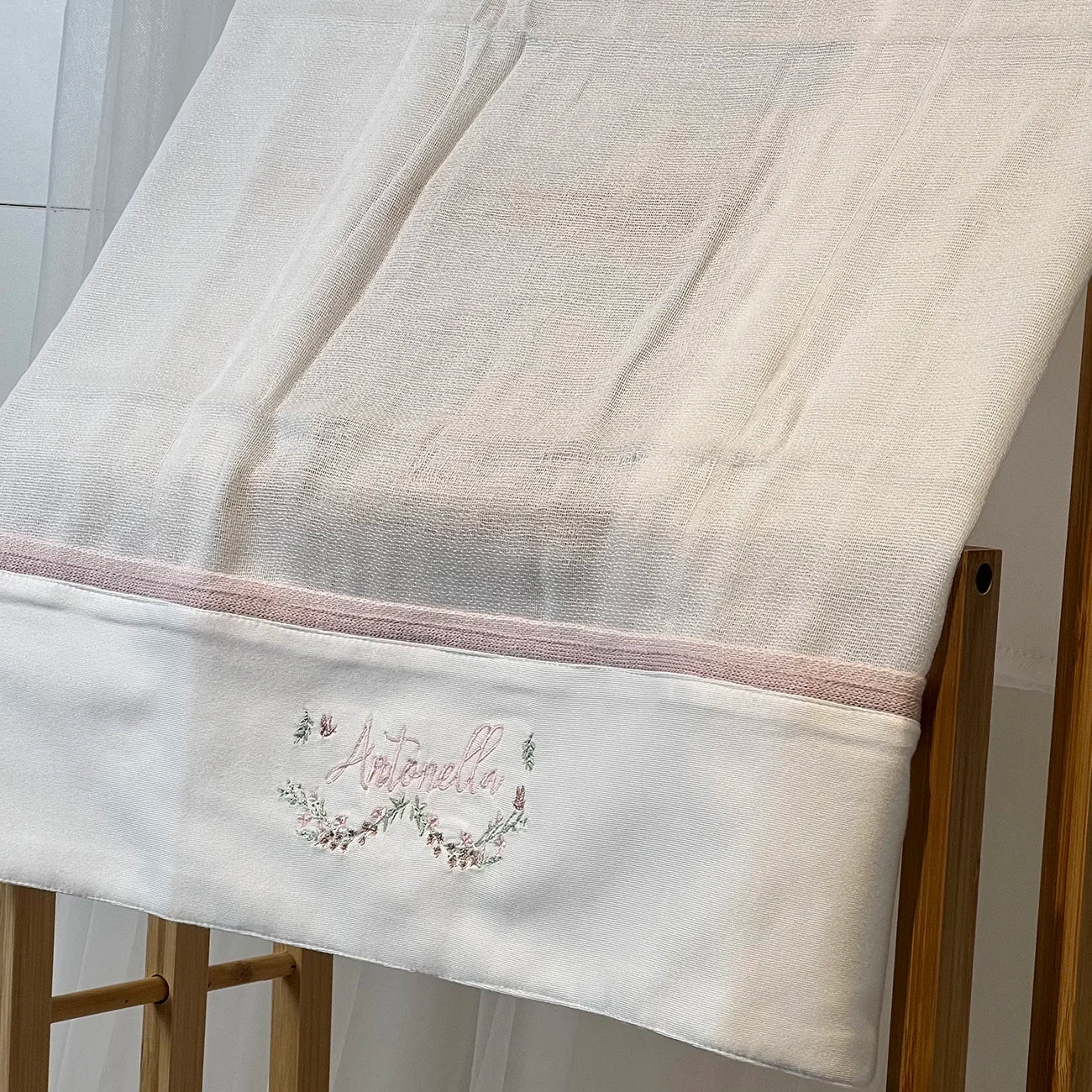 Fraldão Toque de Seda Personalizado com Bordado Nome