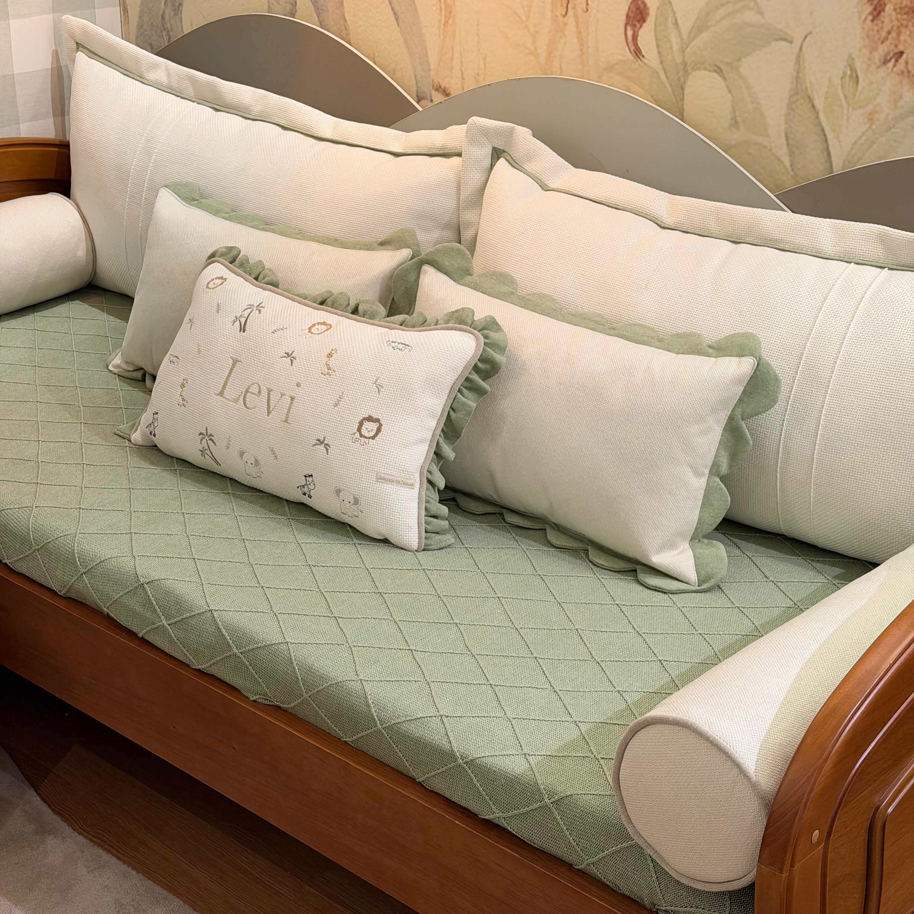 Kit Cama Solteiro Levi com Nome Personalizado 8 Peças em Linho, Boucle e Tricô