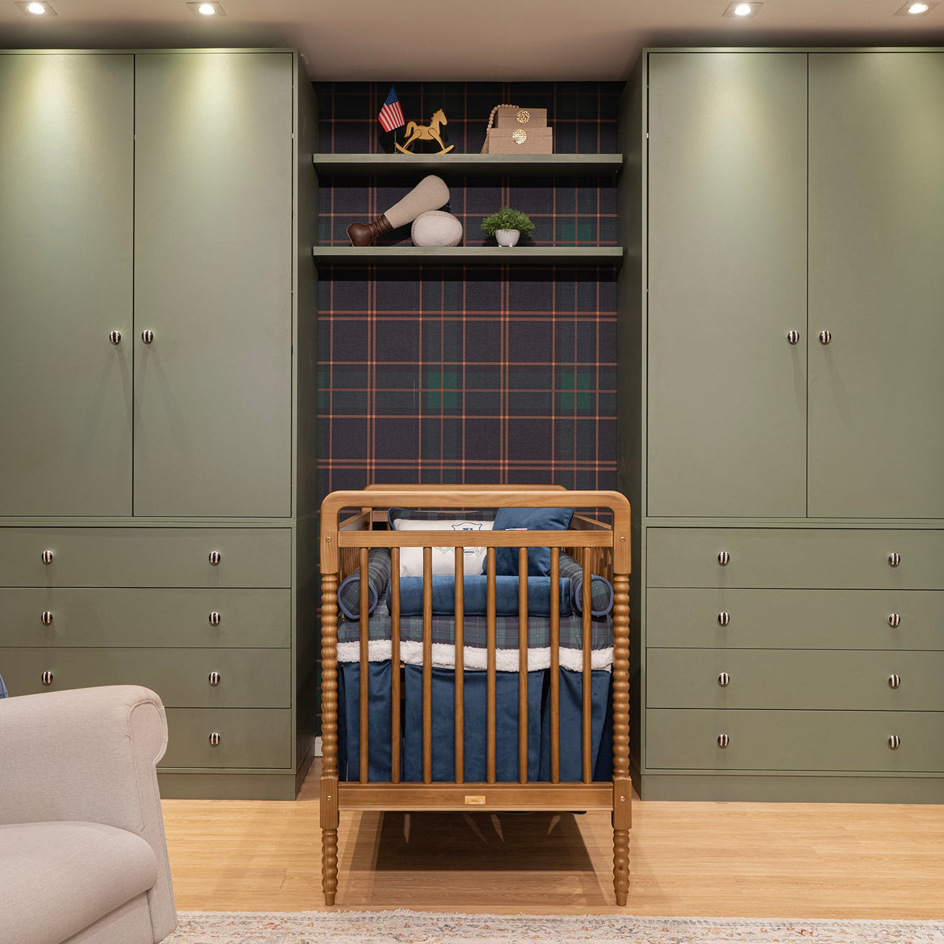 Berço Infantil Madeira Maciça Dot – Design Clássico para Quarto de Bebê - 521