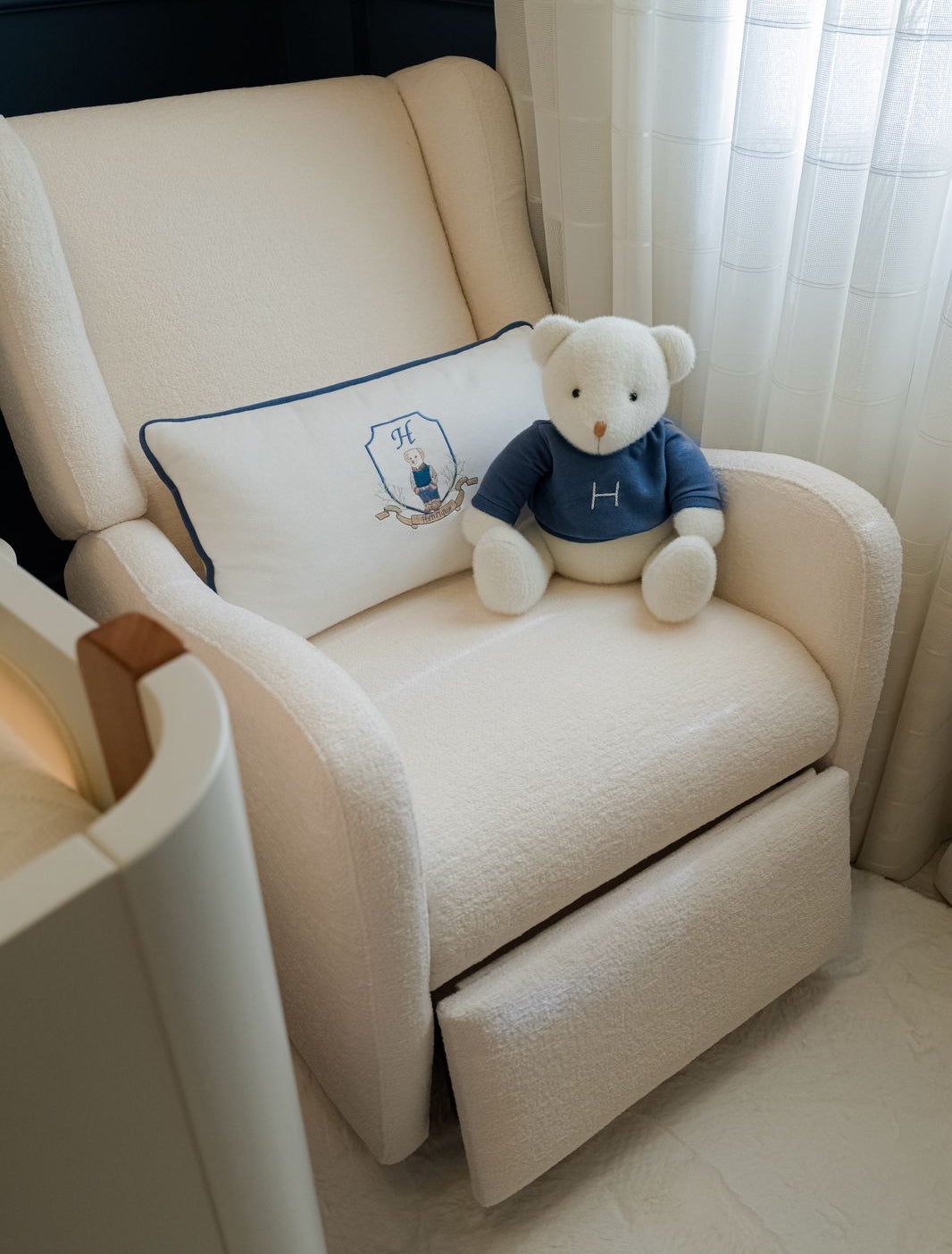 Poltrona de Amamentação Henry Reclinável Elétrica com USB