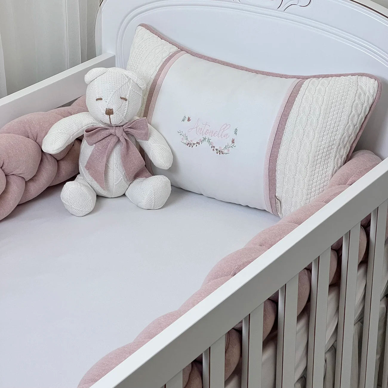 Kit Berço Personalizado com Bordado Nome Antonella - 2 Peças