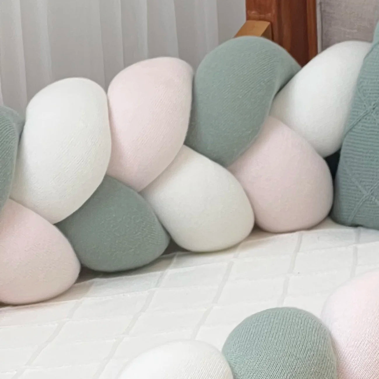 Trança Protetora GG no Tricot para Berço Tres Cores