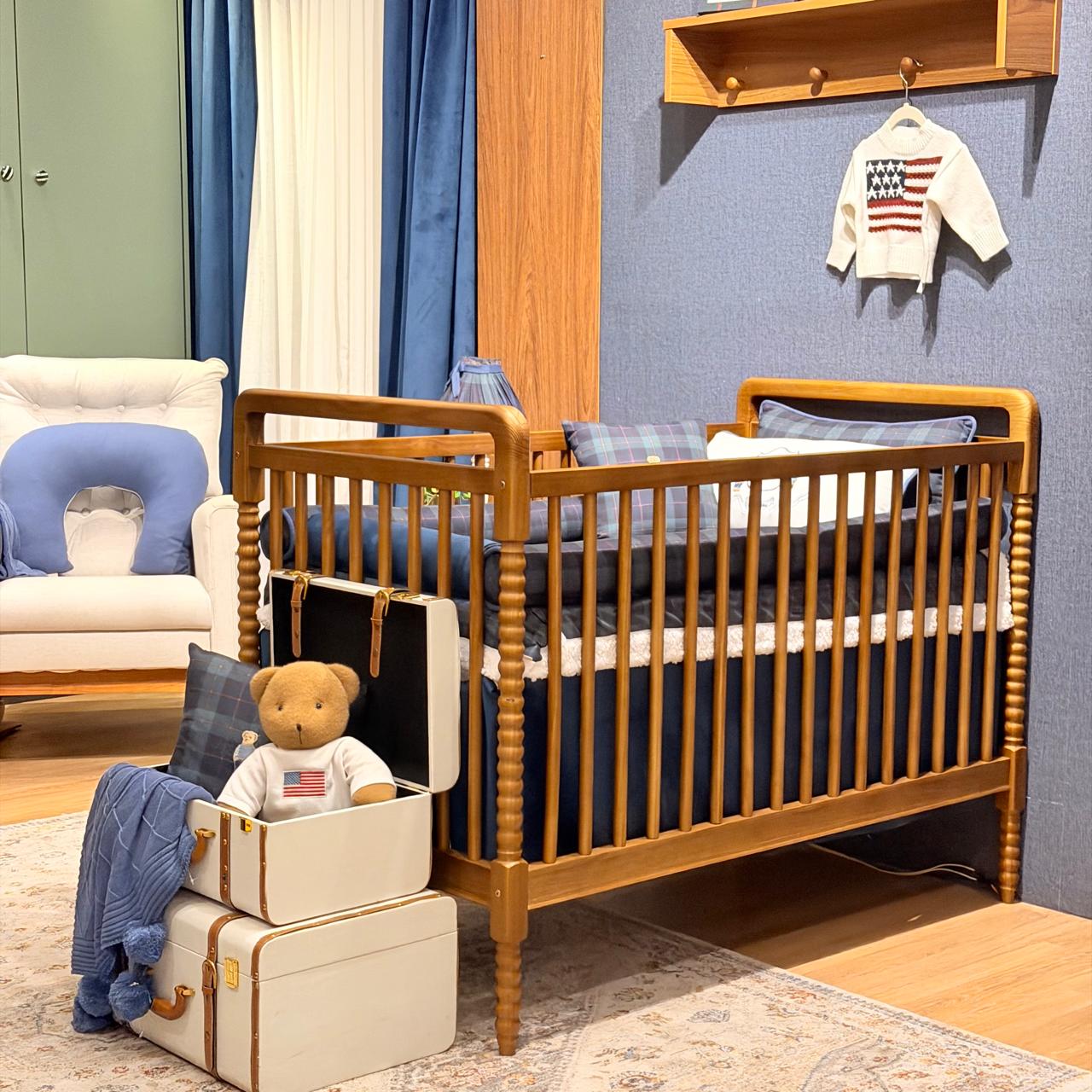 Berço Infantil Madeira Maciça dot – Design Clássico para Quarto de Bebê