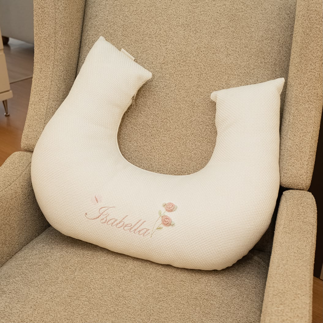 Almofada de Amamentação Isabella com Nome Personalizado em Linho Lincoln