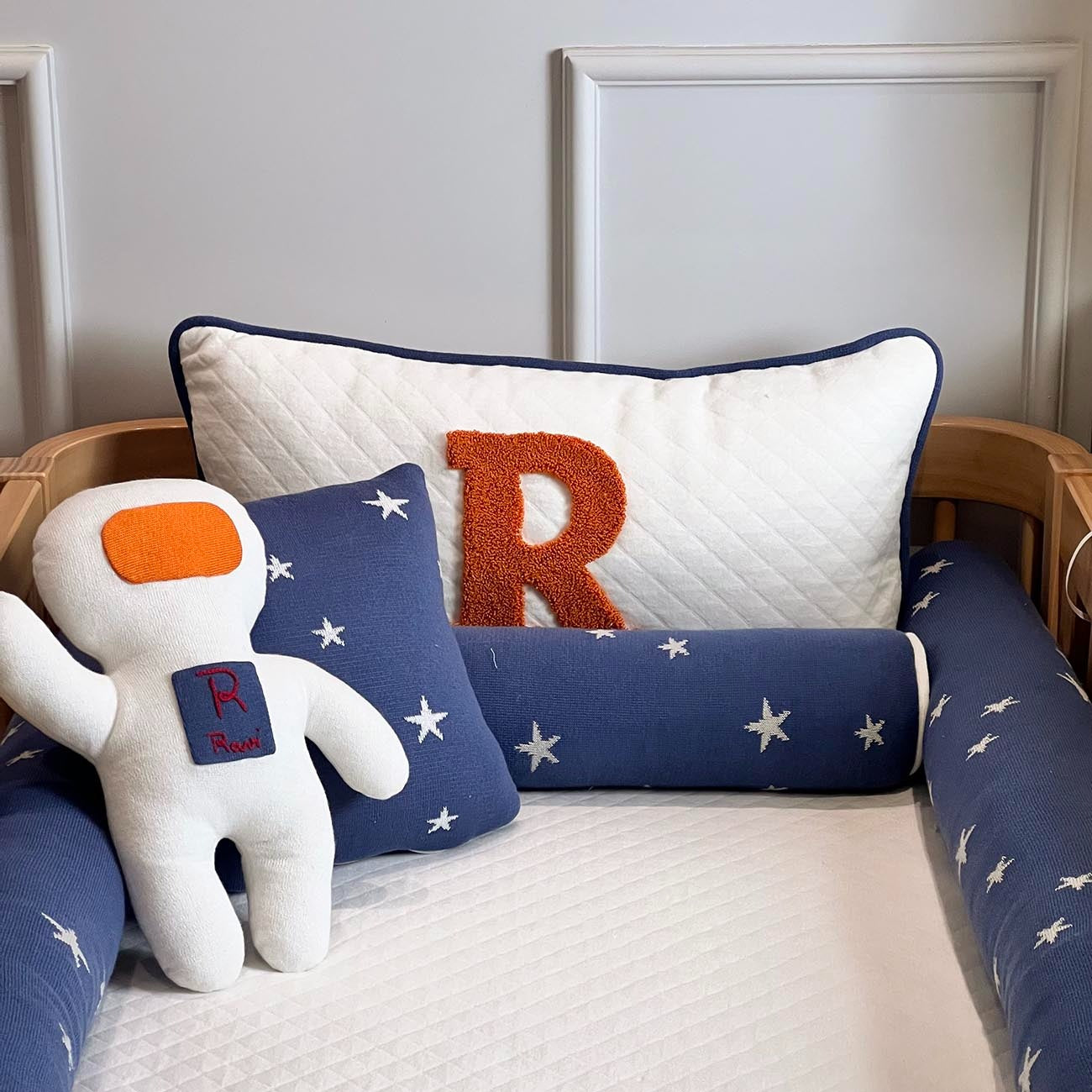 Kit Berço Estrelas Astronauta 5 Peças Personalizado com Inicial