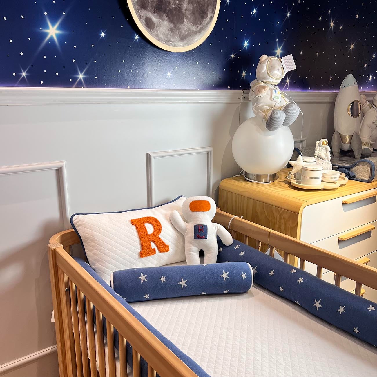 Kit Berço Estrelas Astronauta 5 Peças Personalizado com Inicial