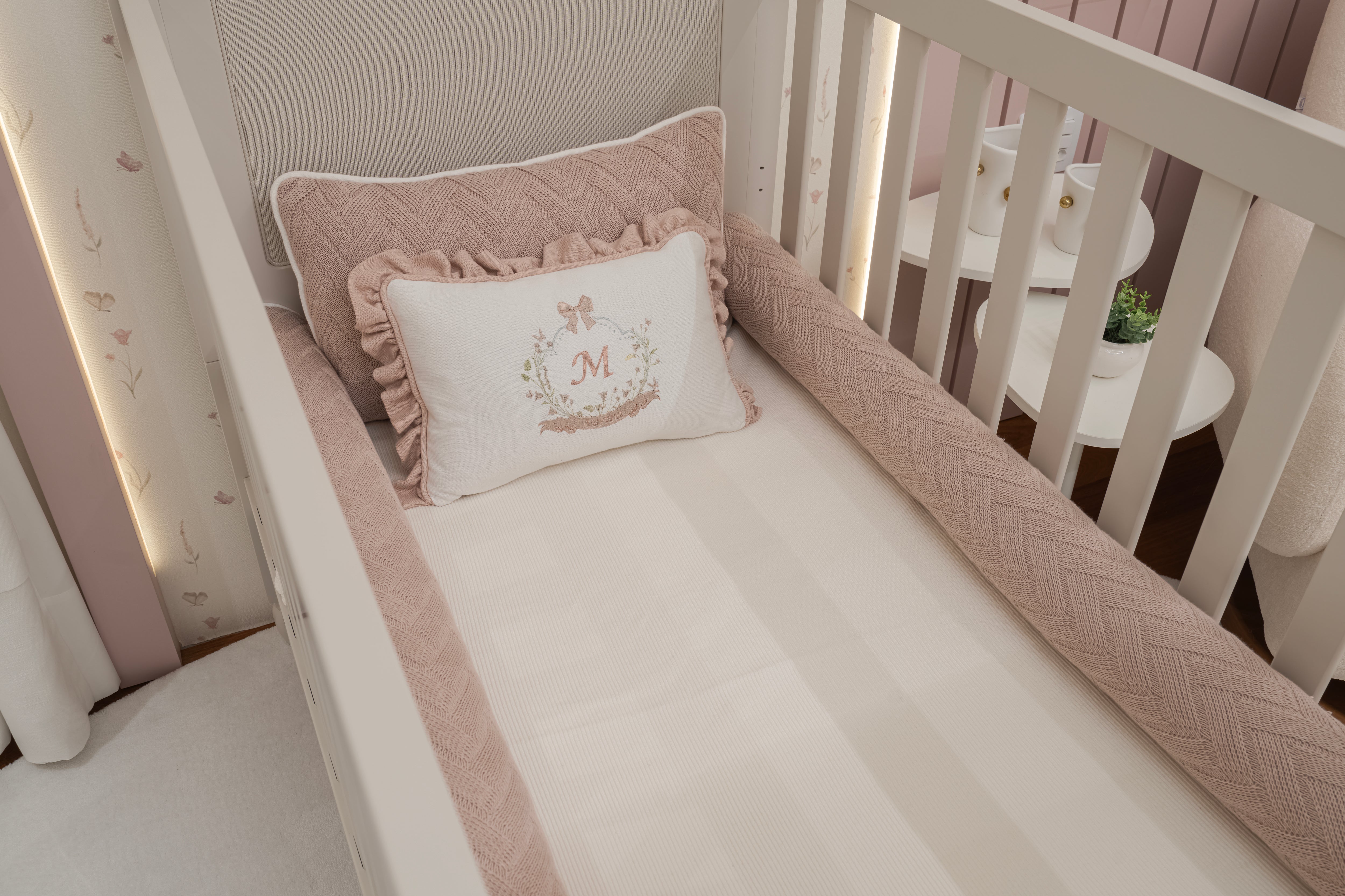 Kit de Berço Cabeçeira SobrePosta com Nome Personalizado - 6 peças