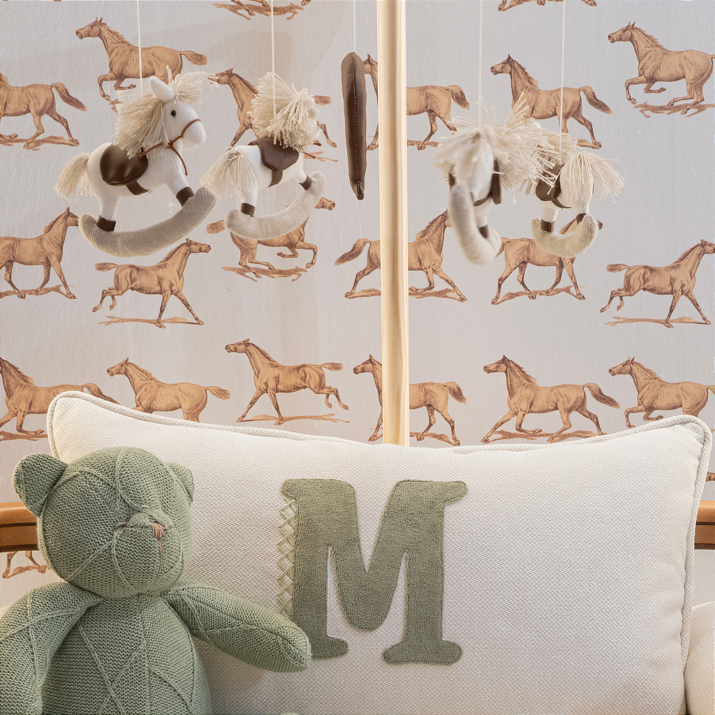 Mobile personalizado cavalinhos Quarto 06