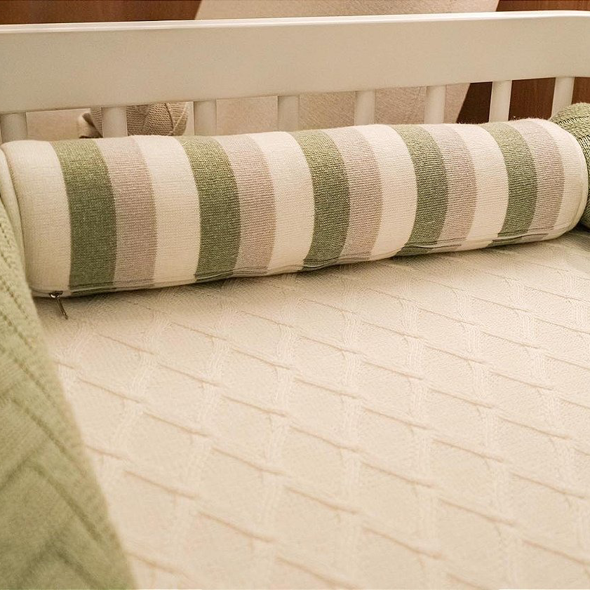 Kit Protetor de Berço Pietro Tricô Personalizado com Nome Bordado - 7 Peças