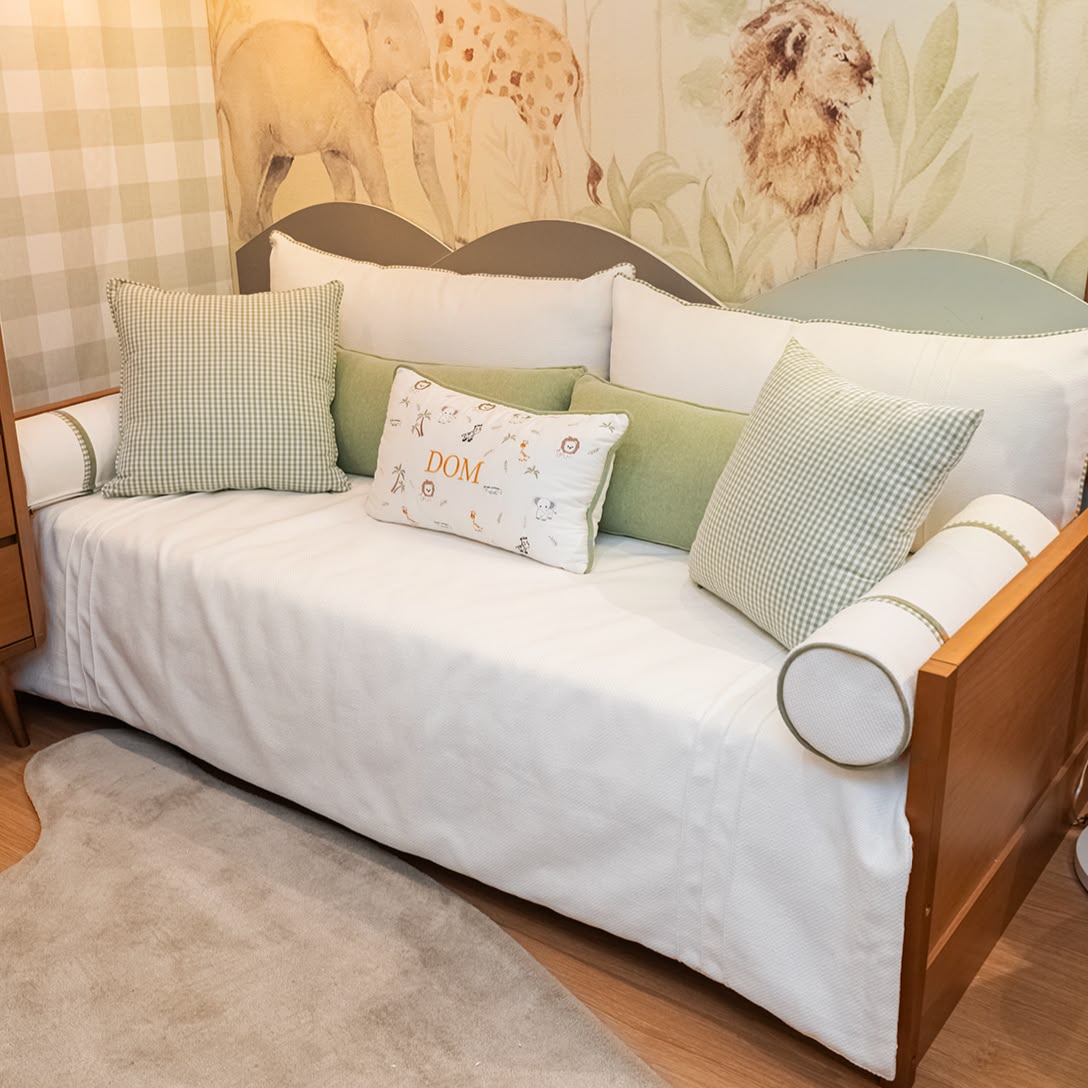 Kit Cama Infantil Safari DOM – 10 Peças com Nome Personalizado | Sonhos de Ninar