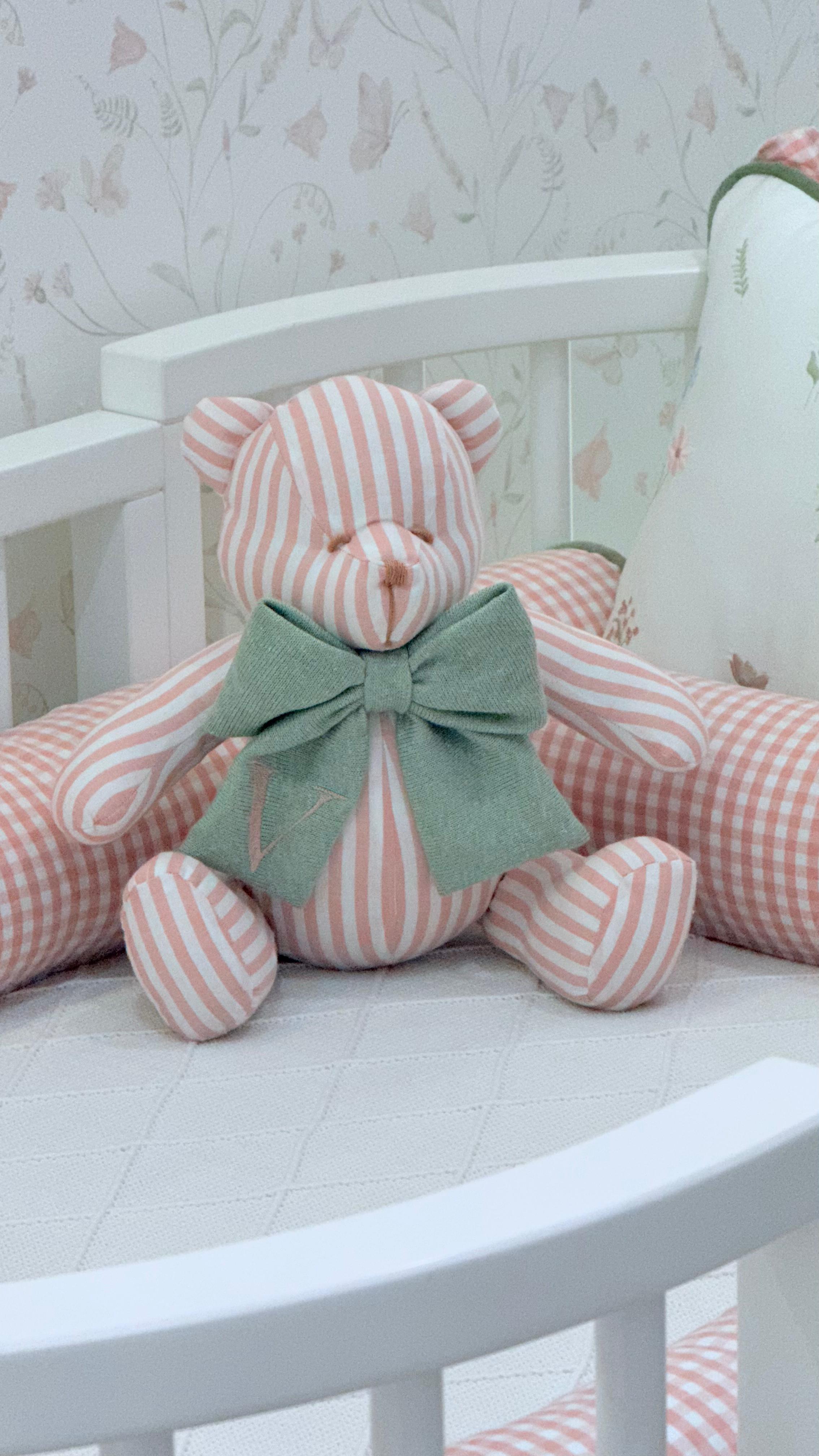 Urso Violeta Listrado com Inicial Personalizada SDN