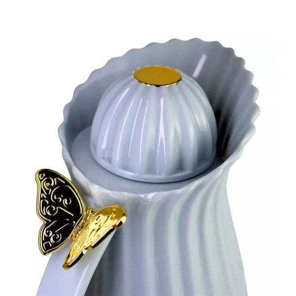 Garrafa Térmica Decorativa com Borboleta Dourada 1L – 12h Quente e Frio