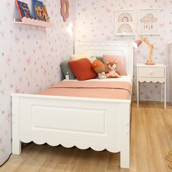 Cama Infantil Olivia Branco Fosco com Detalhes em Babados – Padrão Solteiro