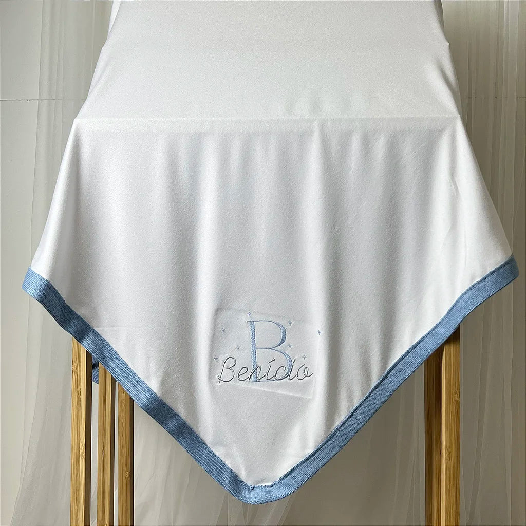 Cueiro Toque de Seda Personalizado com Nome Bordado