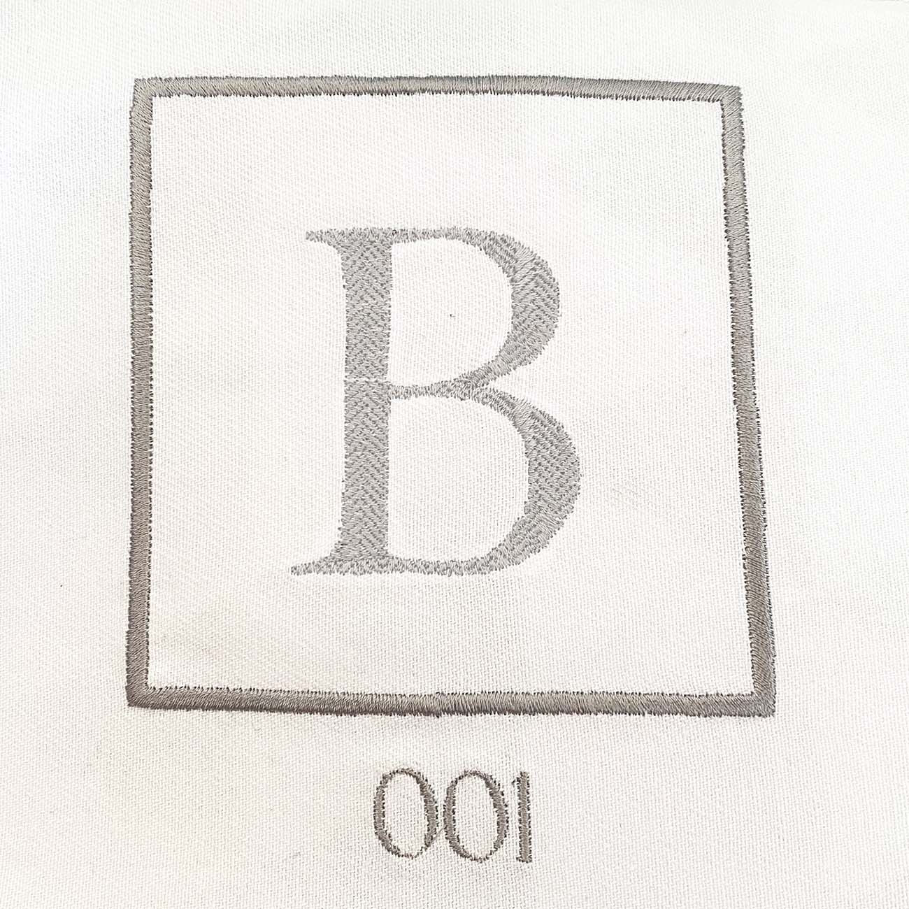 Kit Babitas + Fraldão Toque de Seda Personalizado com Bordado de Inicial