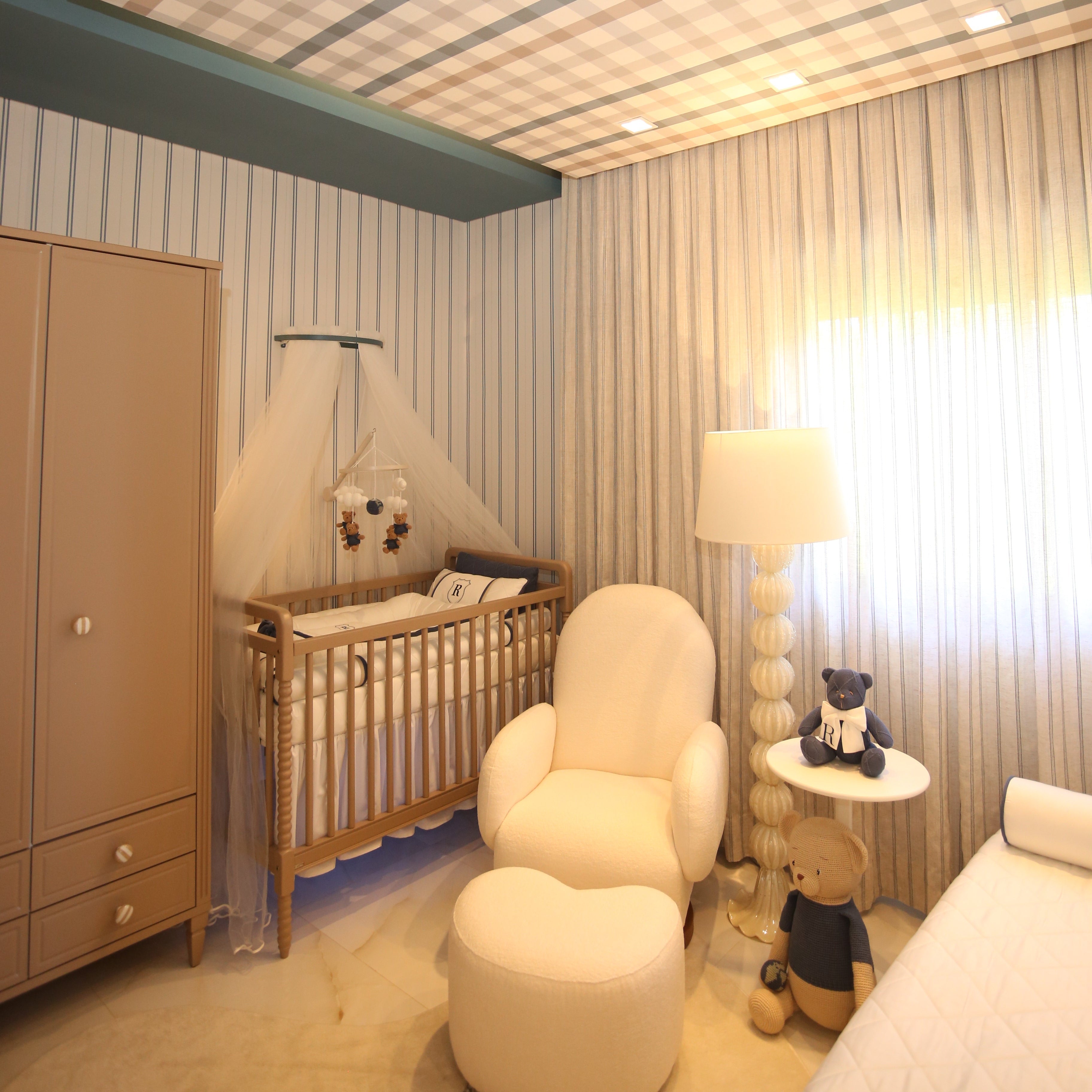 Berço Infantil Madeira Maciça Dot – Design Clássico para Quarto de Bebê - 521