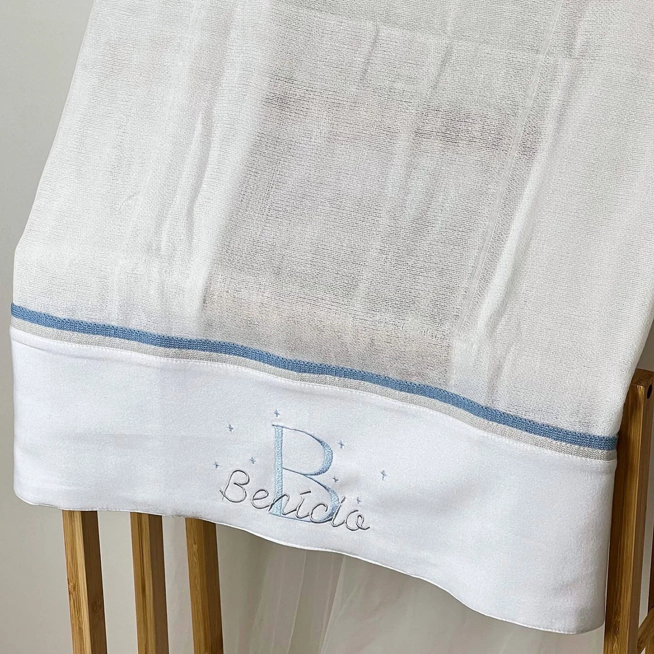 Fraldão Toque de Seda Personalizado com Bordado Nome