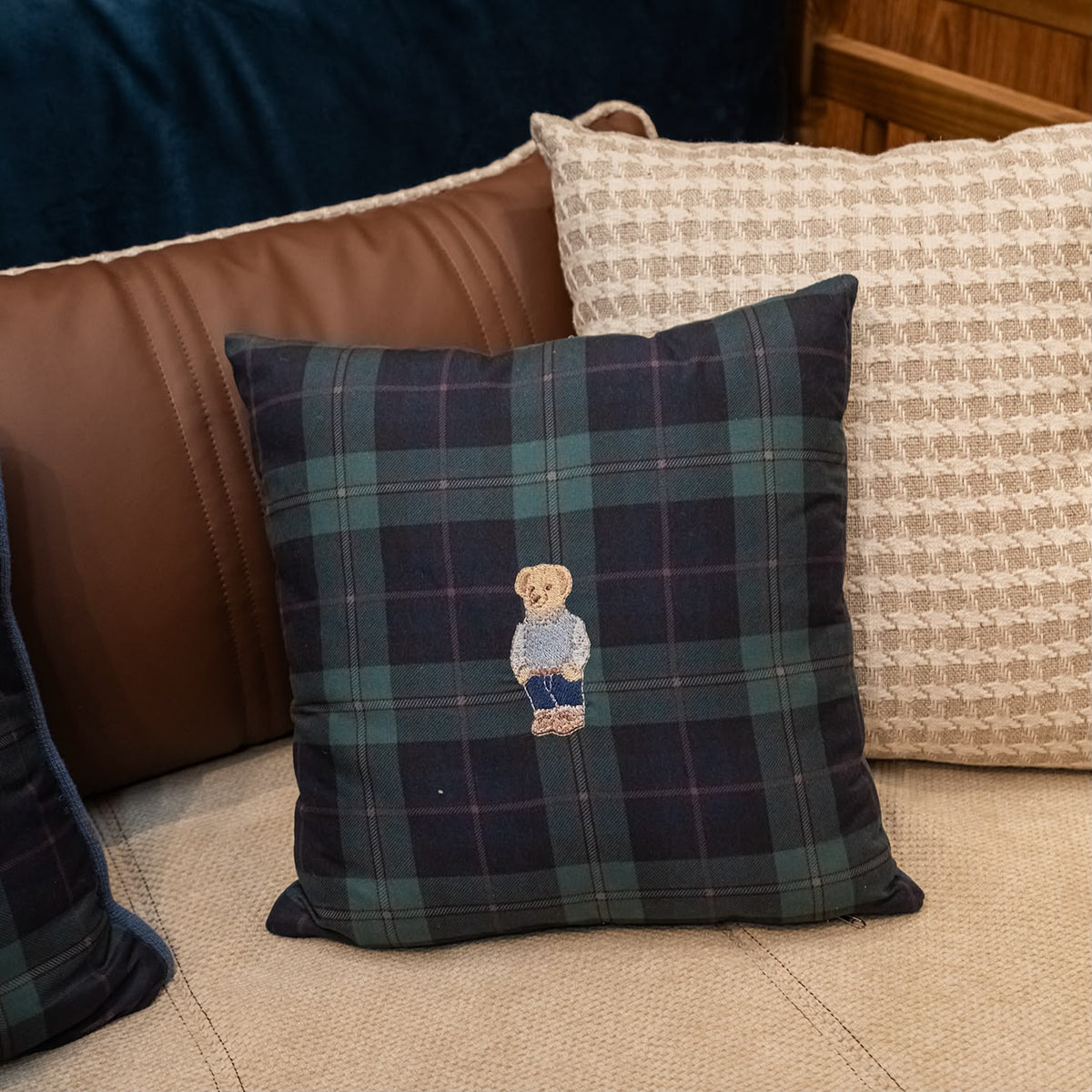 Almofada Decorativa Infantil Ralph 30x30 cm – Urso Xadrez ou Bandeira USA