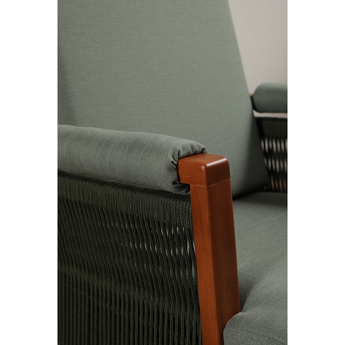 Poltrona Vivre Base Balanço + Giro Madeira (Sem Saia) - 521