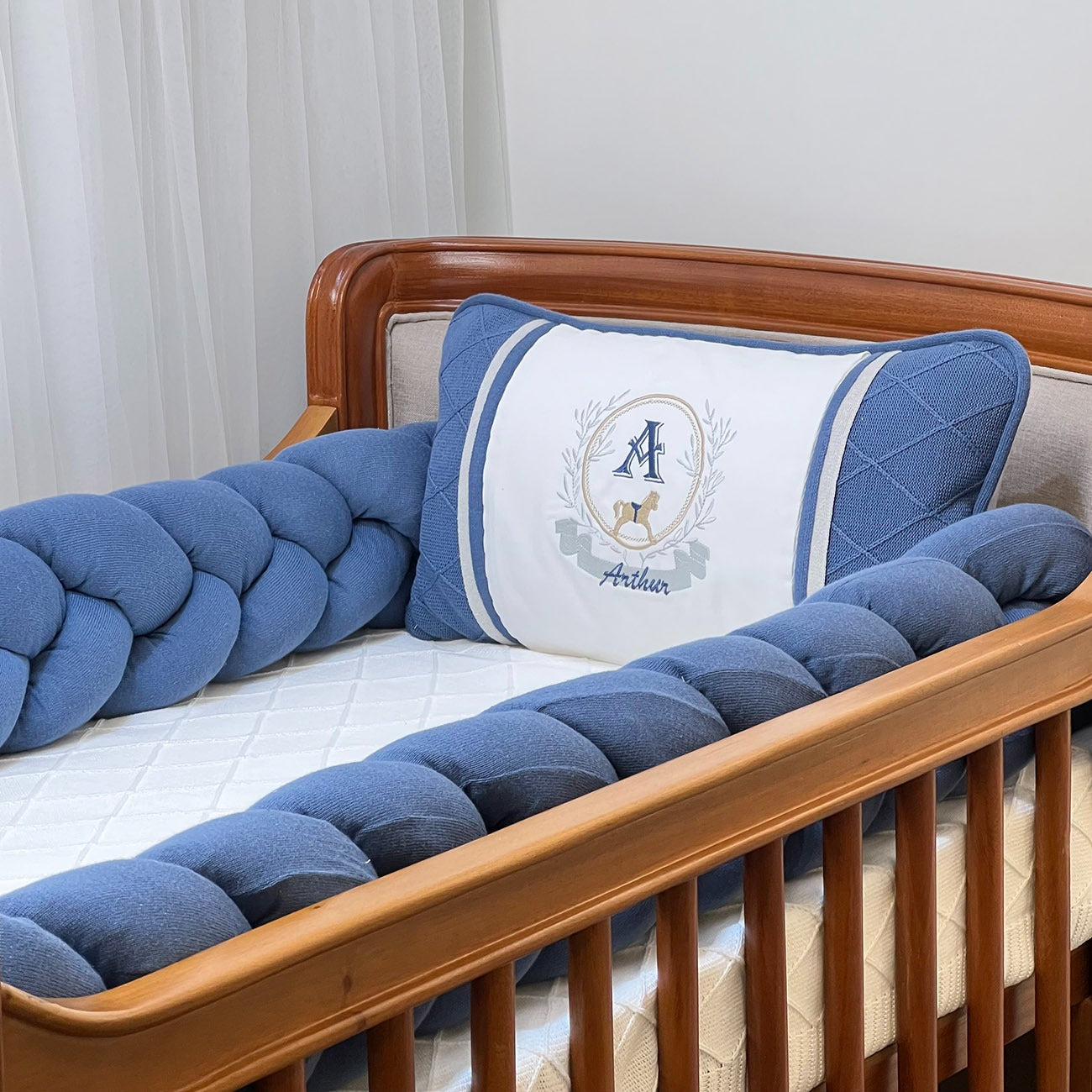Kit Berço Azul Marinho com Inicial e Nome Bordado
