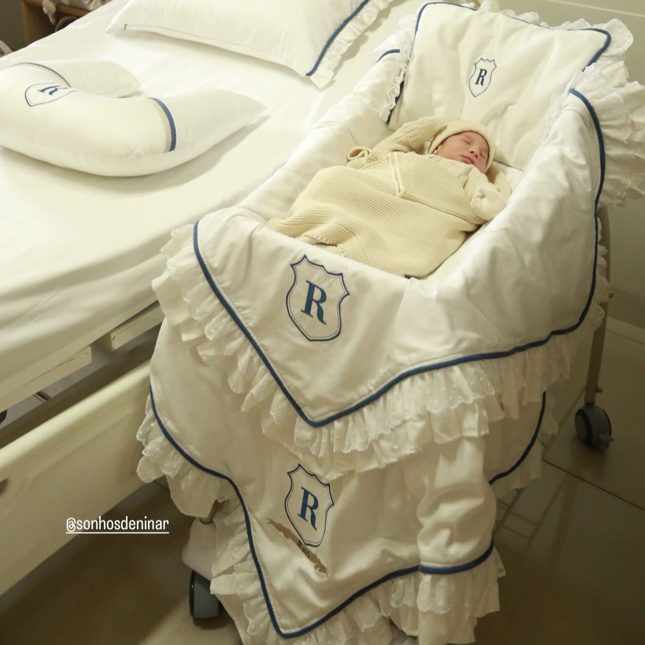 Kit Maternidade Ravi Personalizado com Inicial SDN 3 peças