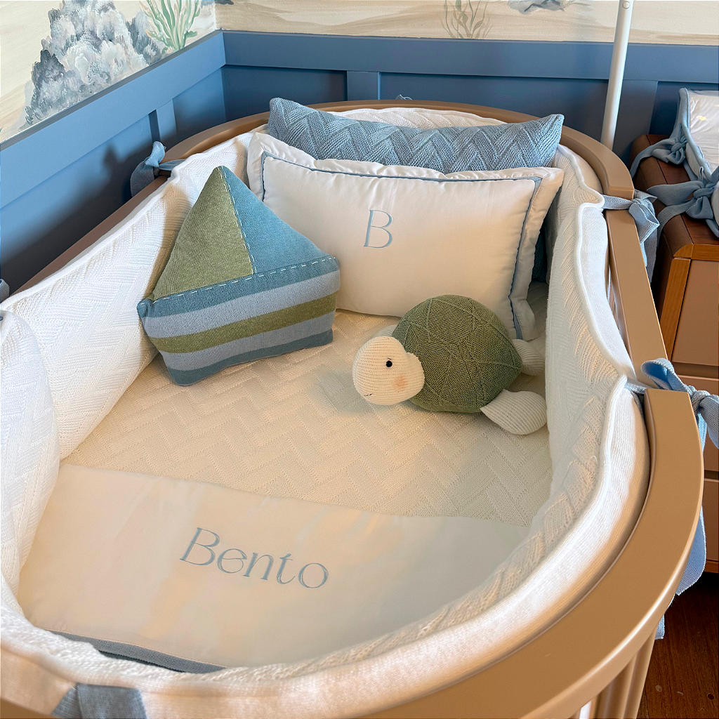 Kit de Berço Cabeceira Sobreposta Personalizada com Inicial - 4 Peças