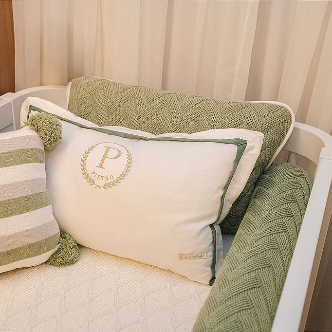 Kit Protetor de Berço Pietro Tricô Personalizado com Nome Bordado - 7 Peças