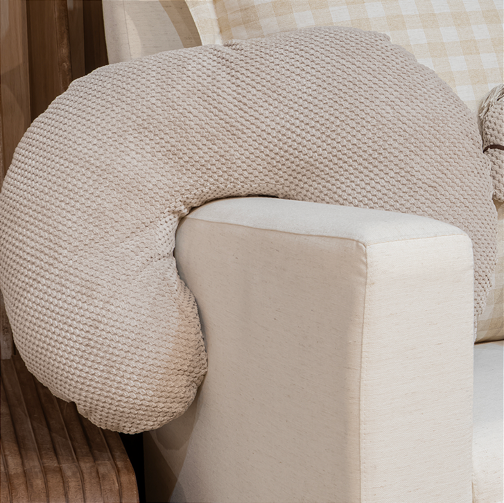 Almofada amamentação - tecido veludo poá