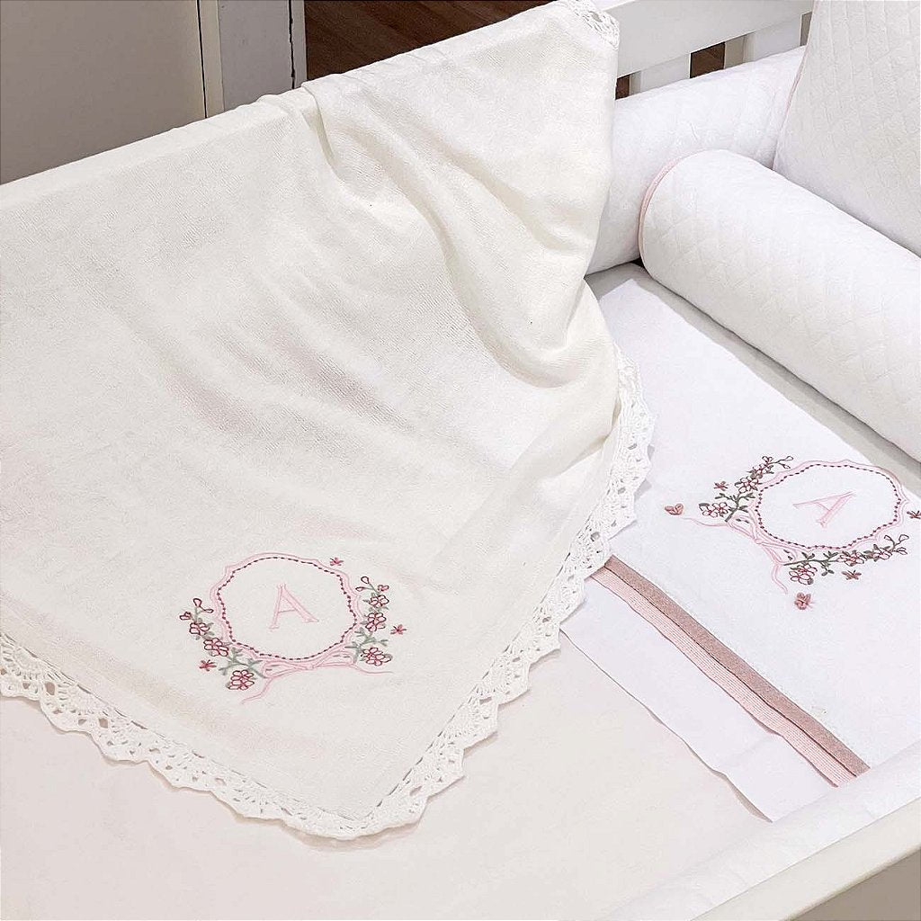 Manta de Tricô com Crochê Personalizada com Bordado e Inicial