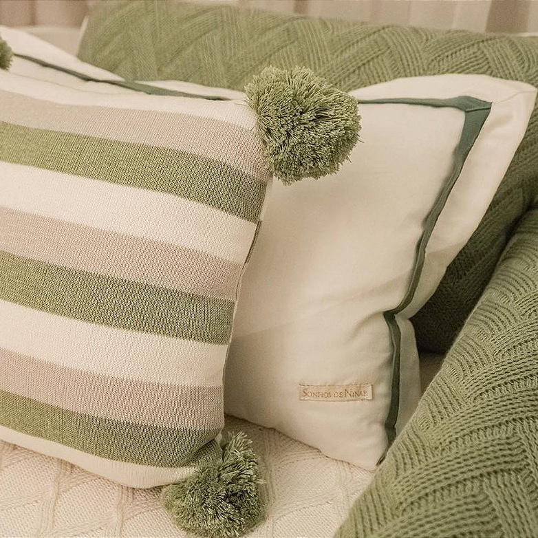 Kit Protetor de Berço Pietro Tricô Personalizado com Nome Bordado - 7 Peças