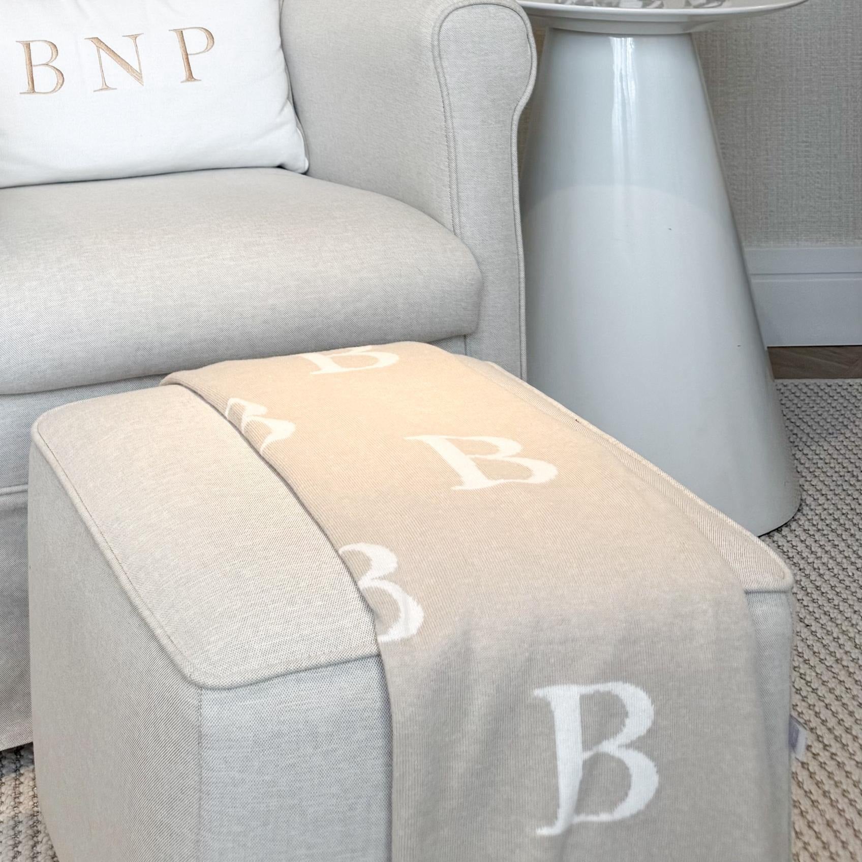 Manta Tricô com inicial Personalizado